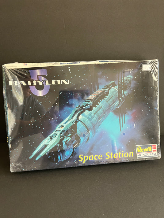 Babylon 5 Model Kit - Sealed - 1998