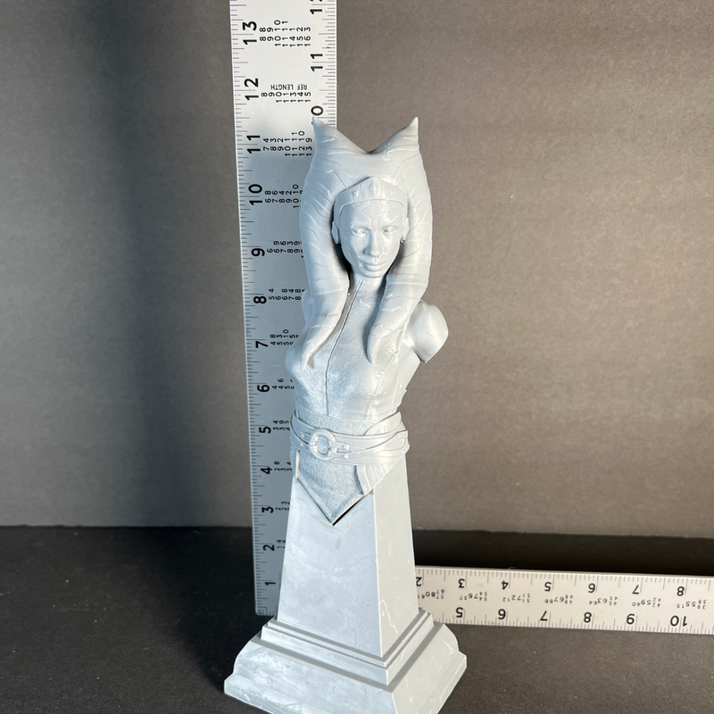 Load image into Gallery viewer, Ahsoka 1/6th scale Model
