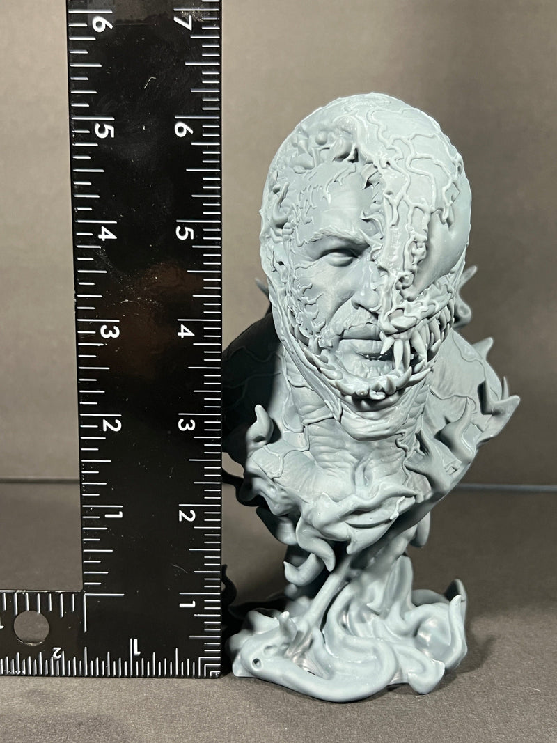 Load image into Gallery viewer, Venom Transformation Bust - 6 Inch
